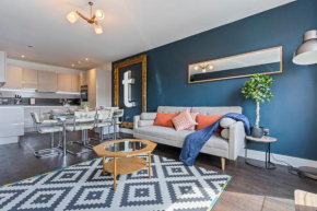 Elegant 3 Bed Apartment Near Many Attractions